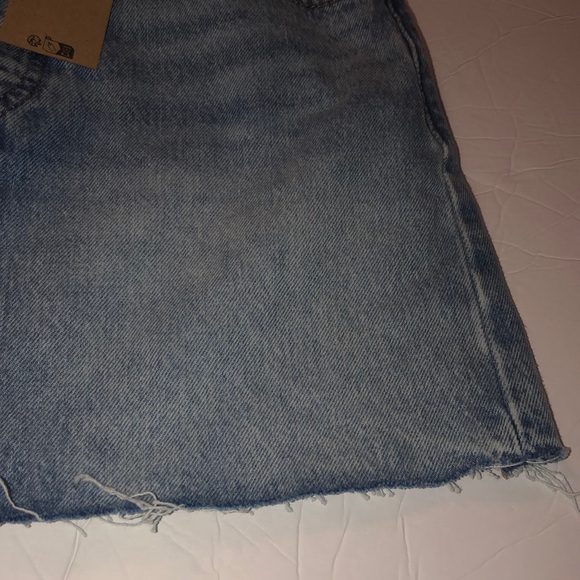 Levi's Women's Icon Skirt - Button Fly and Raw Hem - Picture 9 of 13